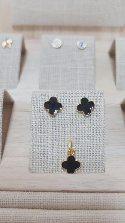 CONJUNTO CLOVER NEGRO TOPOS Y DIJE