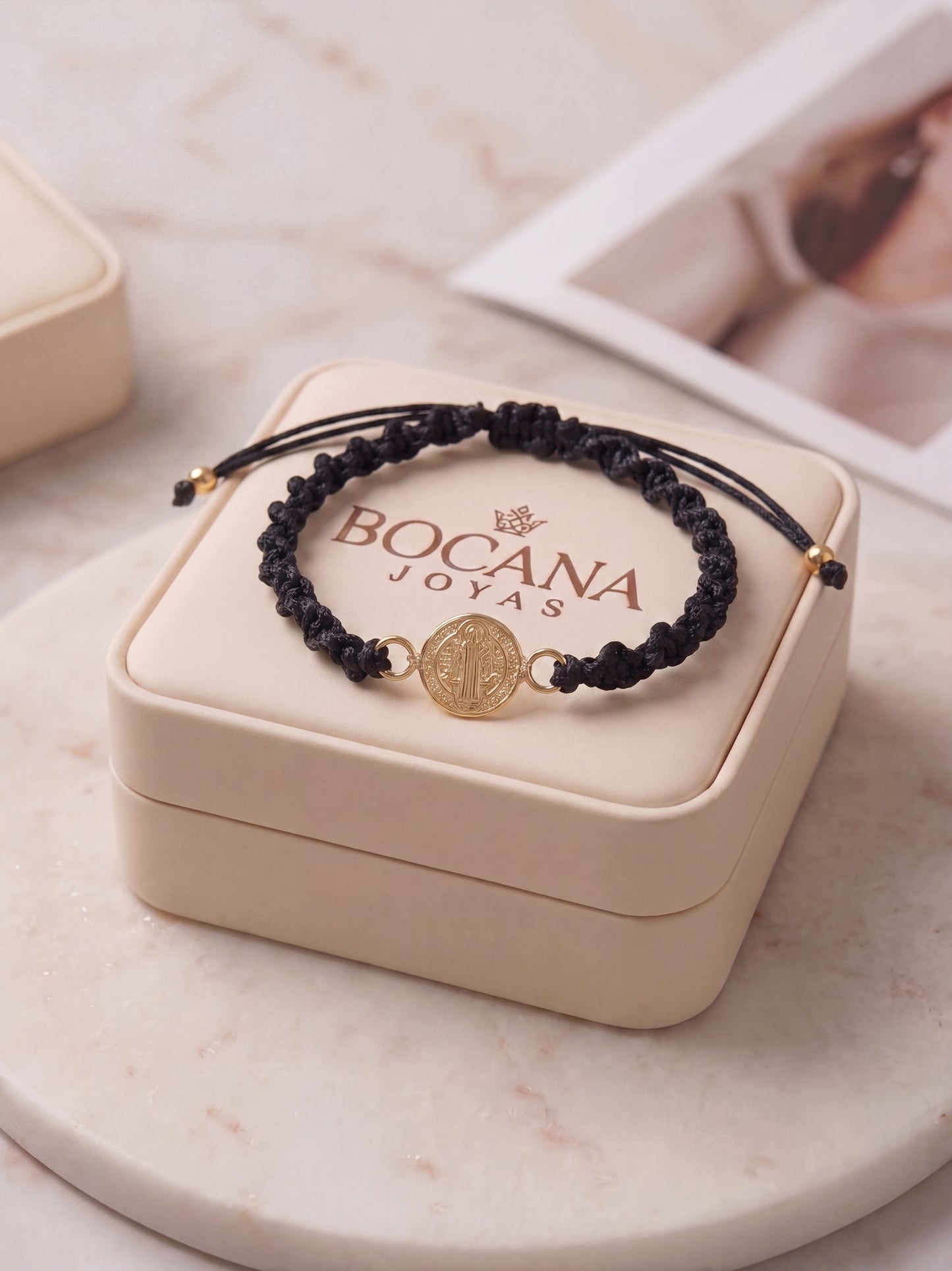 PULSERA SAN BENITO HILO NEGRO